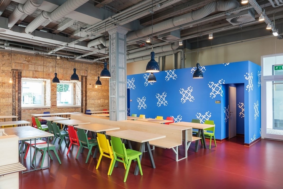 Immediate Homeliness – Central Canteen